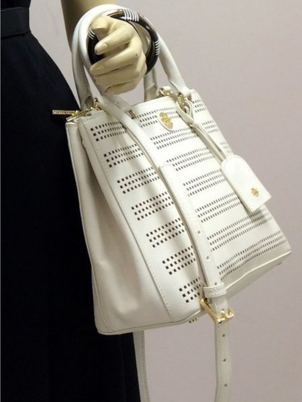 Tory Burch Robinson White Perforated Leather Tote Dble Zip bag Gold metal Medium - Picture 4 of 12